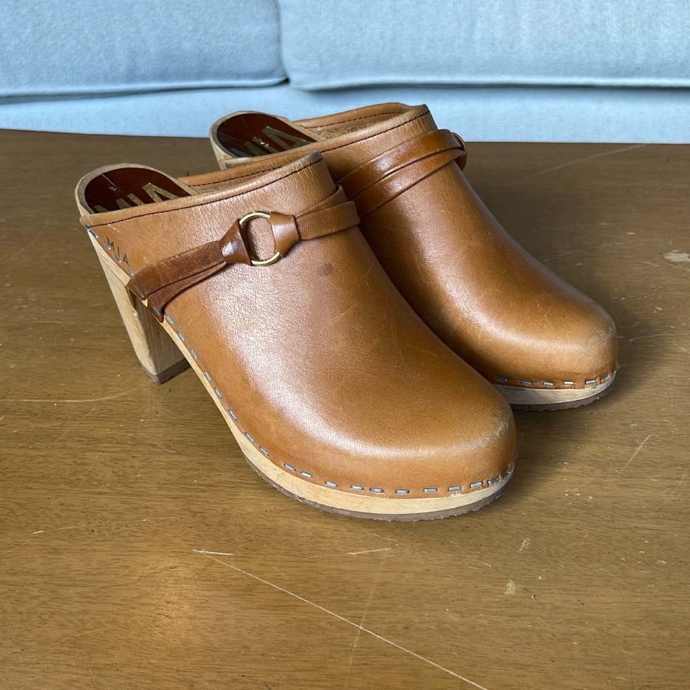 Mia heeled clogs